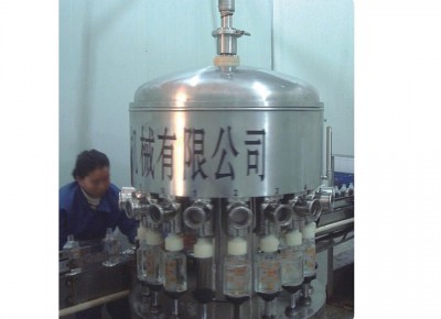 全自動白酒灌裝機(jī)